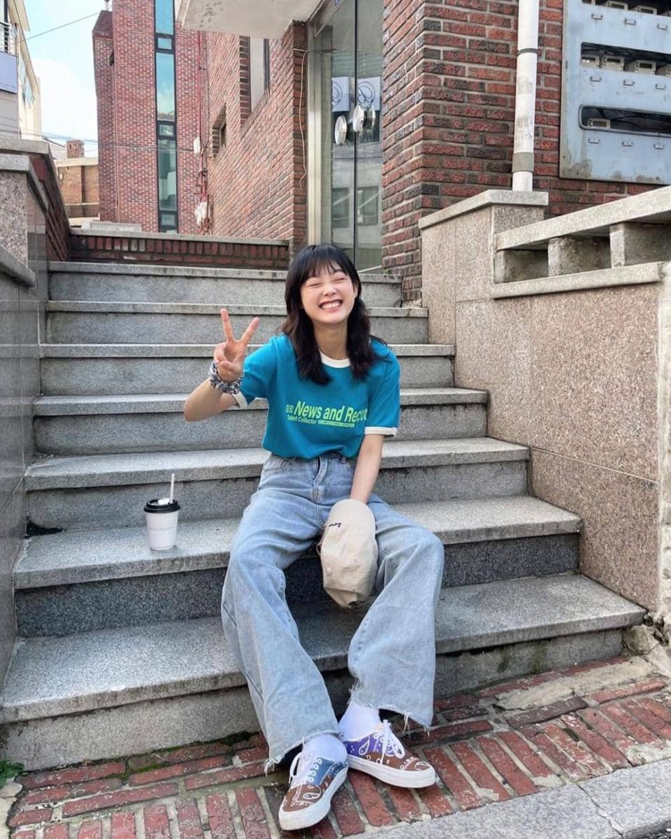 referensi outfit santai ala Lee Yoo Mi (instagram.com/leeyoum262)