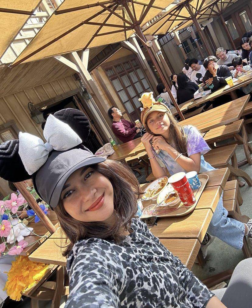 potret Nana Mirdad quality time bareng anak ceweknya di Jepang (Instagram.com/nanamirdad_)