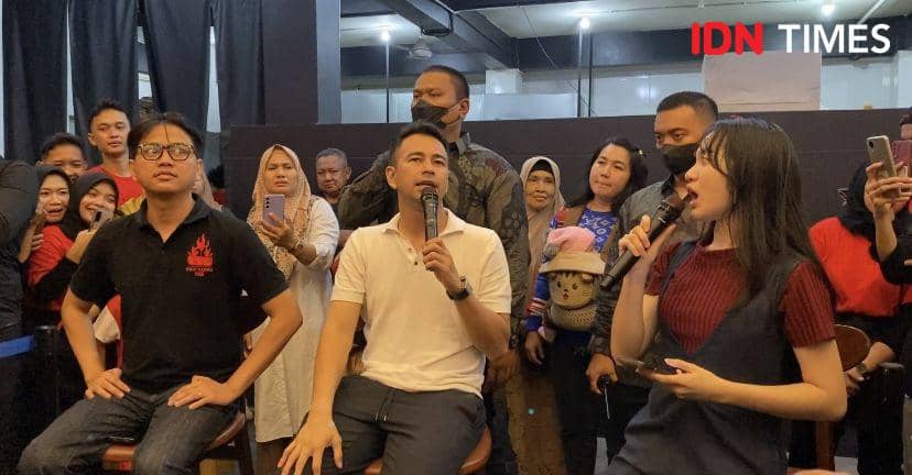 Raffi Ahmad selaku owner Rojo Sambal Si Aa bersama Putra sebagai Founder (IDN Times/Indah Permata Sari)