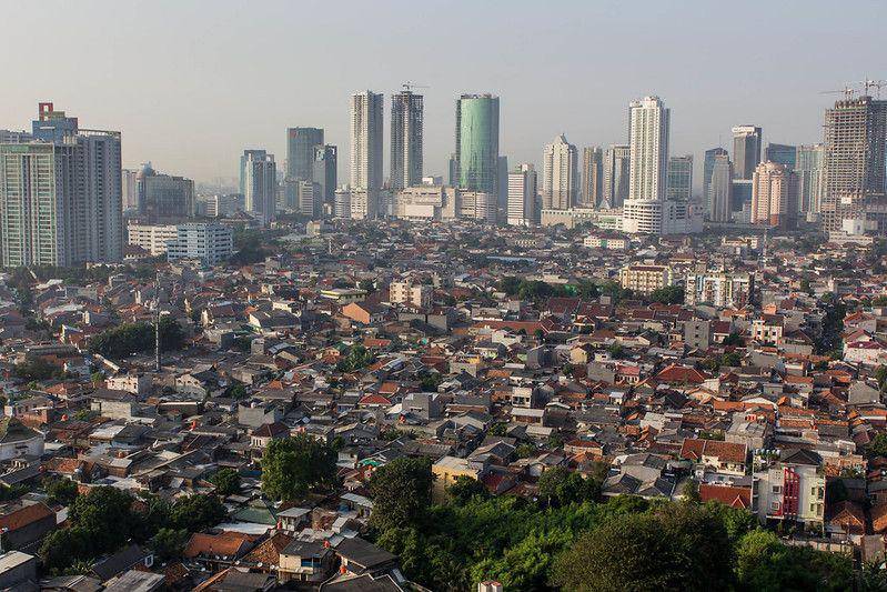 ilustrasi pemandangan Jakarta (flickr.com/Stefan Magdalinski)