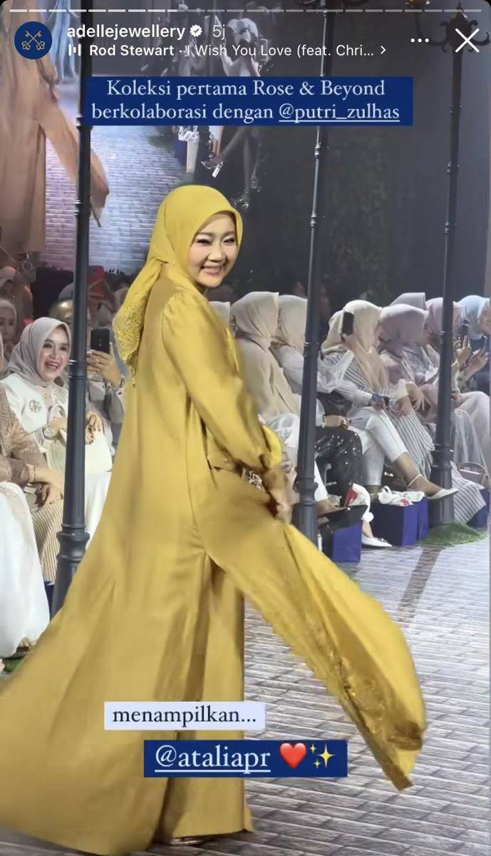 potret artis di acara Rose and Beyond Putri Zulhas (Instagram.com/adellejewellery)