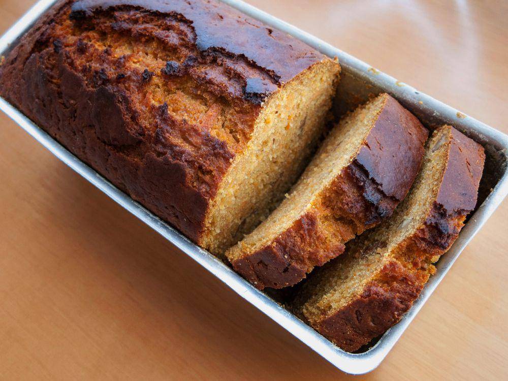 carrot cake di dalam loyang (pixabay.com/Roberto DB)