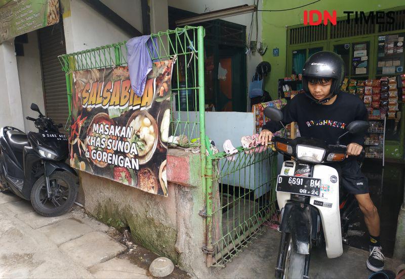 Kisah Rifki dan Kue Balok Mang Salam, Asa Difabel Setara Dalam Bekerja