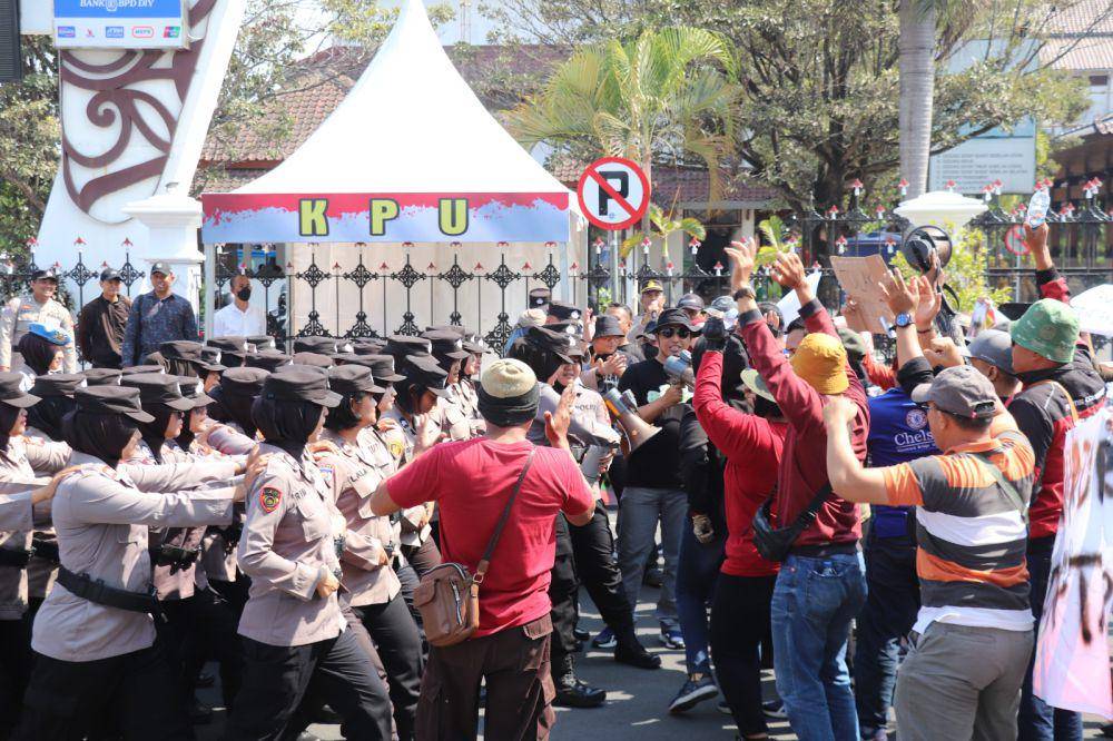 Polres Bantul gelar simulasi Sispamkota di Lapangan Paseban. (Dok. Polres Bantul)
