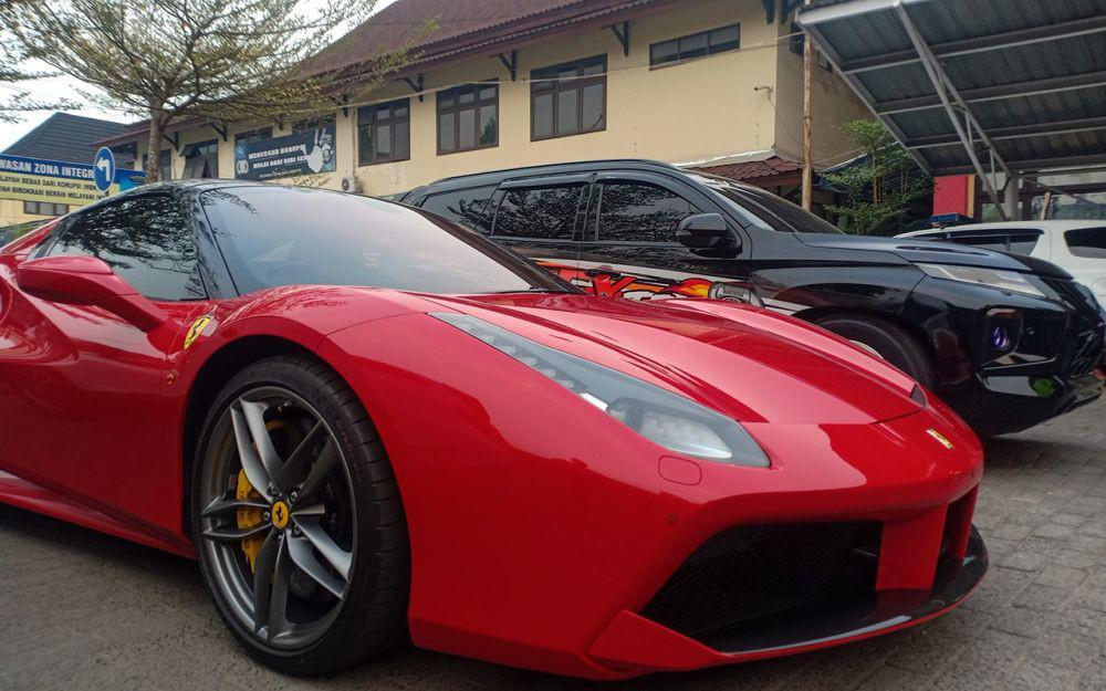 Owner Daviena Skincare Pemilik Ferarri Balap Liar Beri Klarifikasi