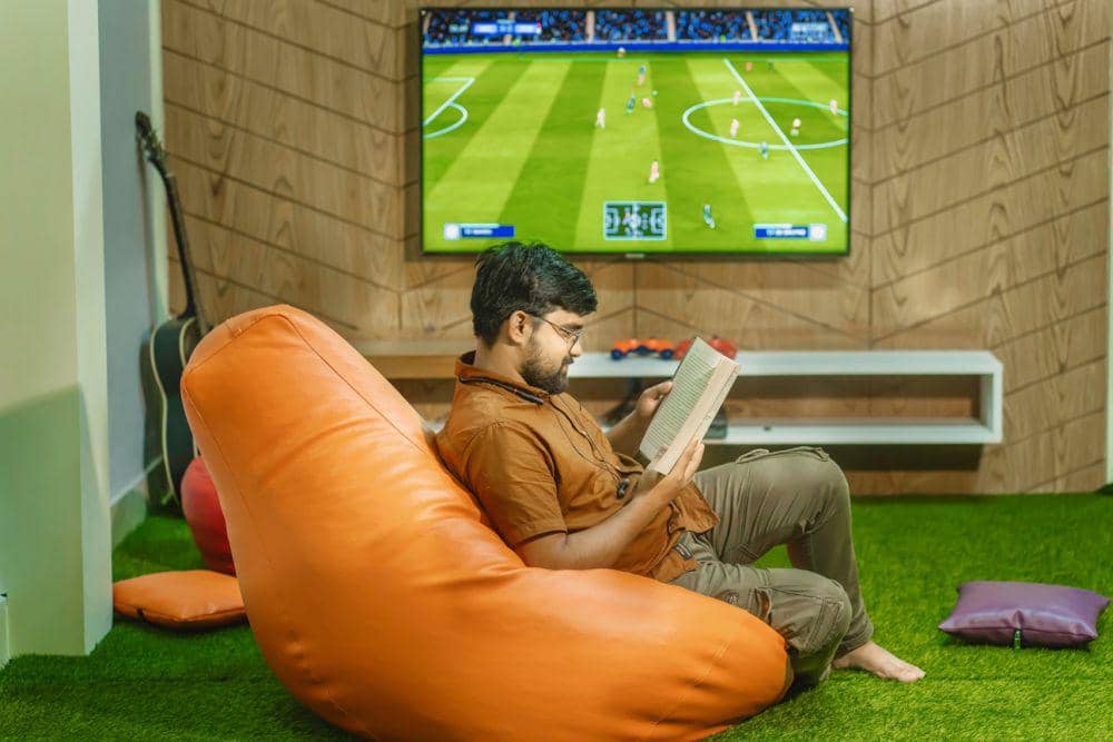 Ilustrasi bean bag yang nyaman untuk duduk (Unsplash.com/Ofspace LLC)