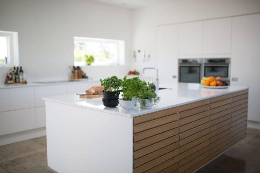 Inspirasi desain kitchen counter berbahan wooden/kayu (pexels.com/Inspirasi desain kitchen counter berbahan wooden/kayu (pexels.com/Max Rahubovskiy))