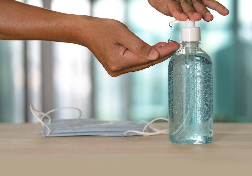 ilustrasi antiseptik hand sanitizer (pexels.com/Sorapong Chaipanya)