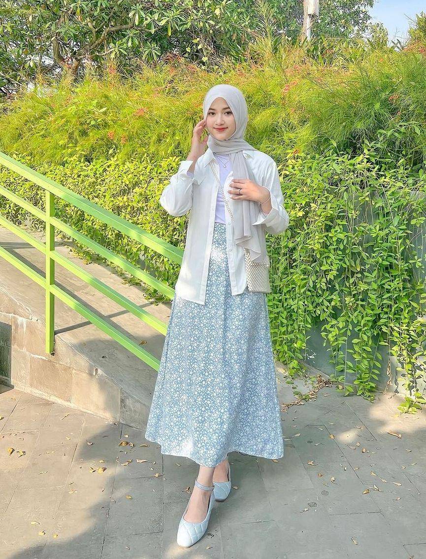 OOTD hijab Korean style (instagram.com/adellia.halim)