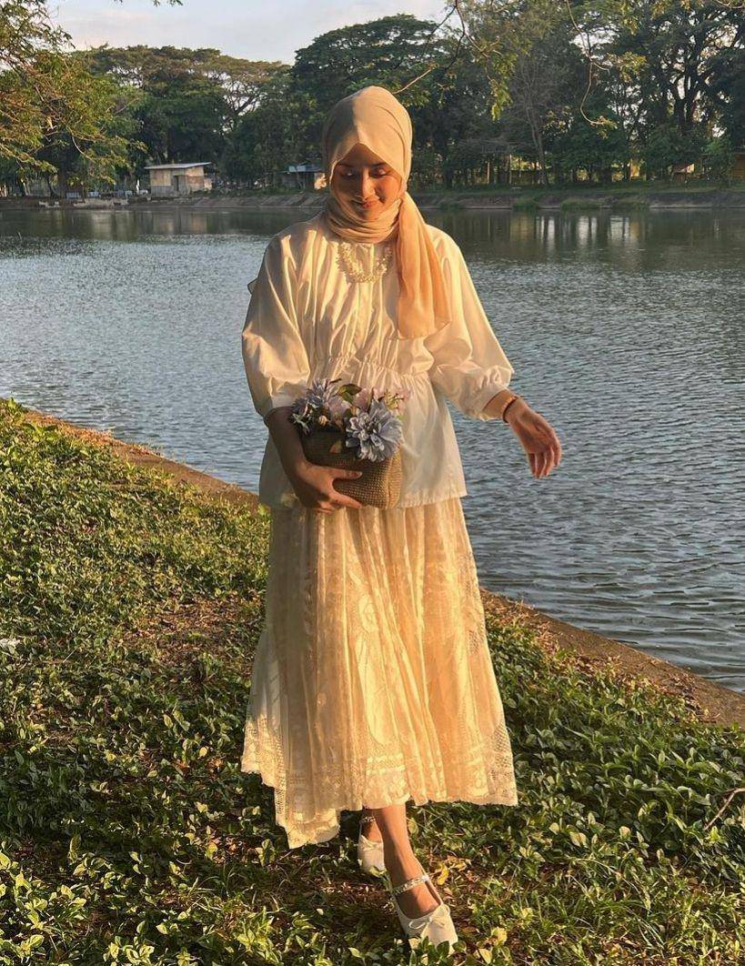 OOTD hijab Korean style (instagram.com/adellia.halim)