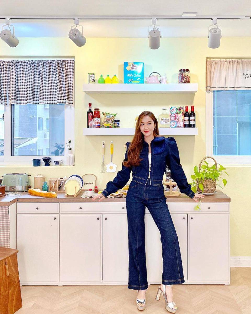 OOTD semi formal ala Jessica Jung (instagram.com/jessica.syj)