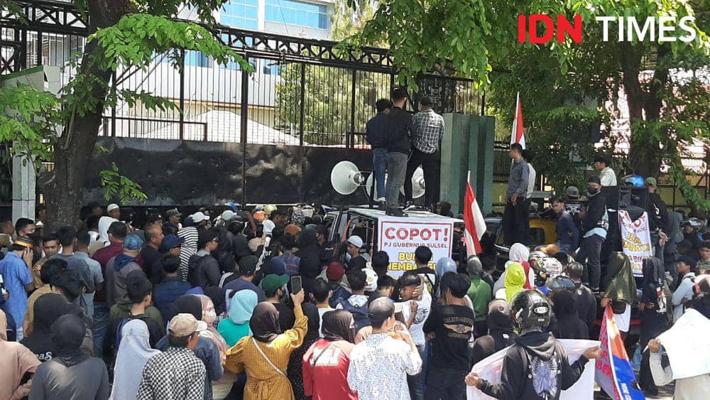 Demonstran Tuntut Pj Gubernur Dicopot Gara-gara Kebijakan Pisang