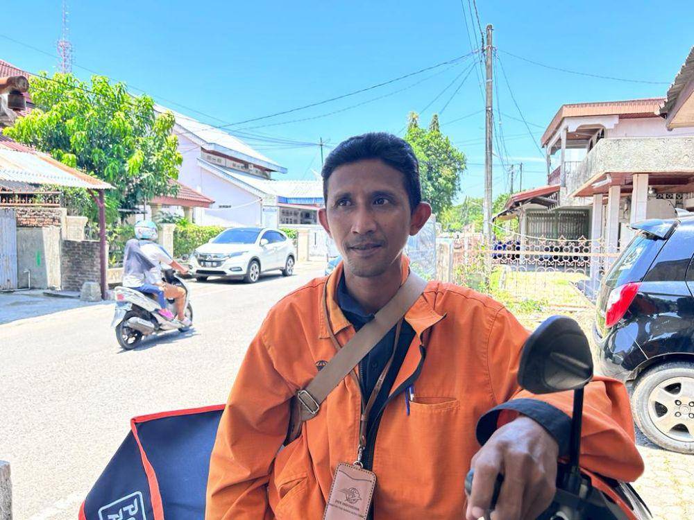 PT Pos Indonesia (Persero) menyalurkan Bantuan Sosial (Bansos) Sembako dan Program Keluarga Harapan (PKH) dari Kementerian Sosial (Kemensos). Penyaluran dilakukan di seluruh wilayah Indonesia, termasuk Aceh. (dok. PT Pos Indonesia)