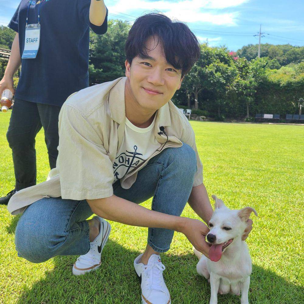 Ha Seok Jin (Instagram.com/haseokjin)