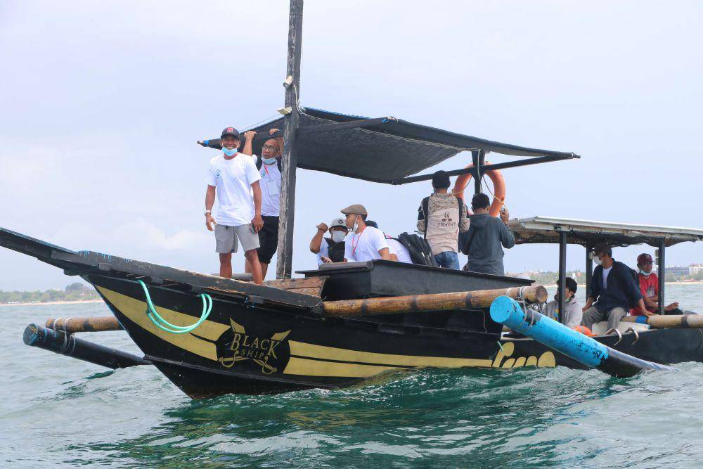 Tim Fish Go pergi ke laut untuk memperoleh data yang akan diolah. (dok. Fish Go Indonesia)
