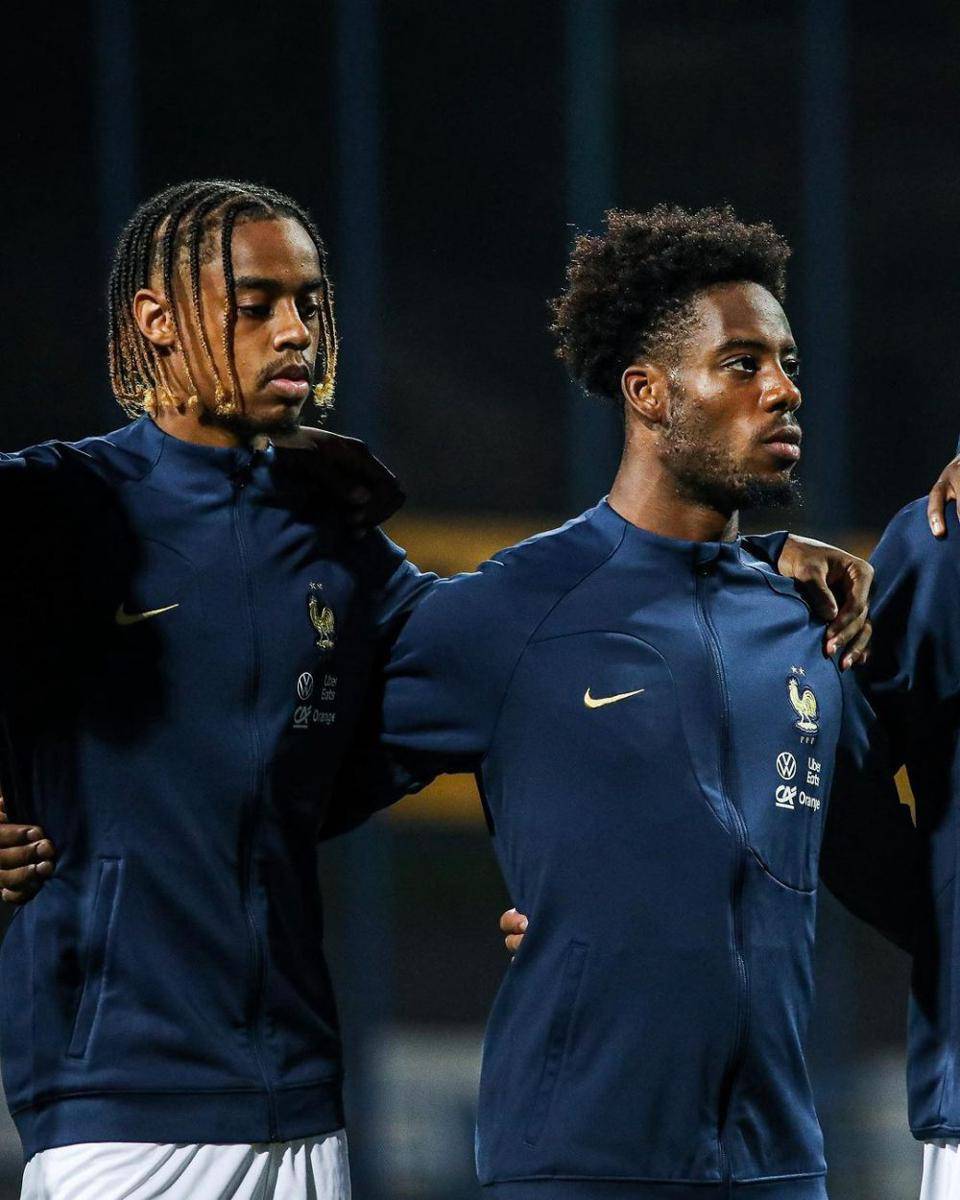 Barcola Bradley dan Elye Wahi saat berseragam tim U-21 Prancis. (instagram.com/e.wahi7/)
