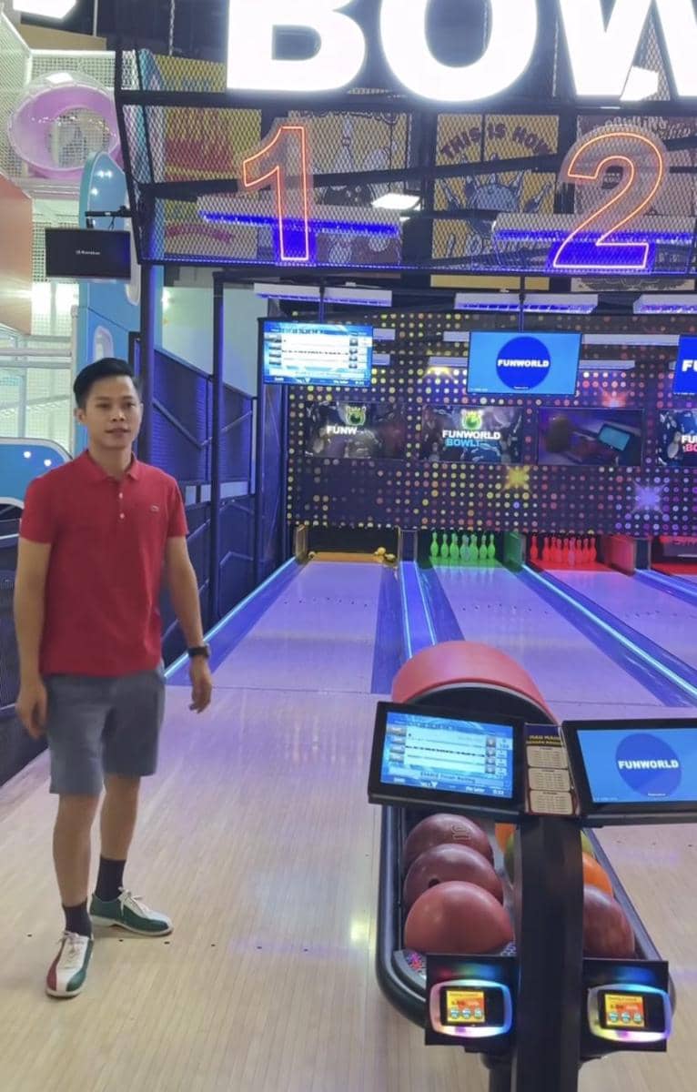 potret Larissa Chou dan suami main bowling (Instagram.com/larissachou)