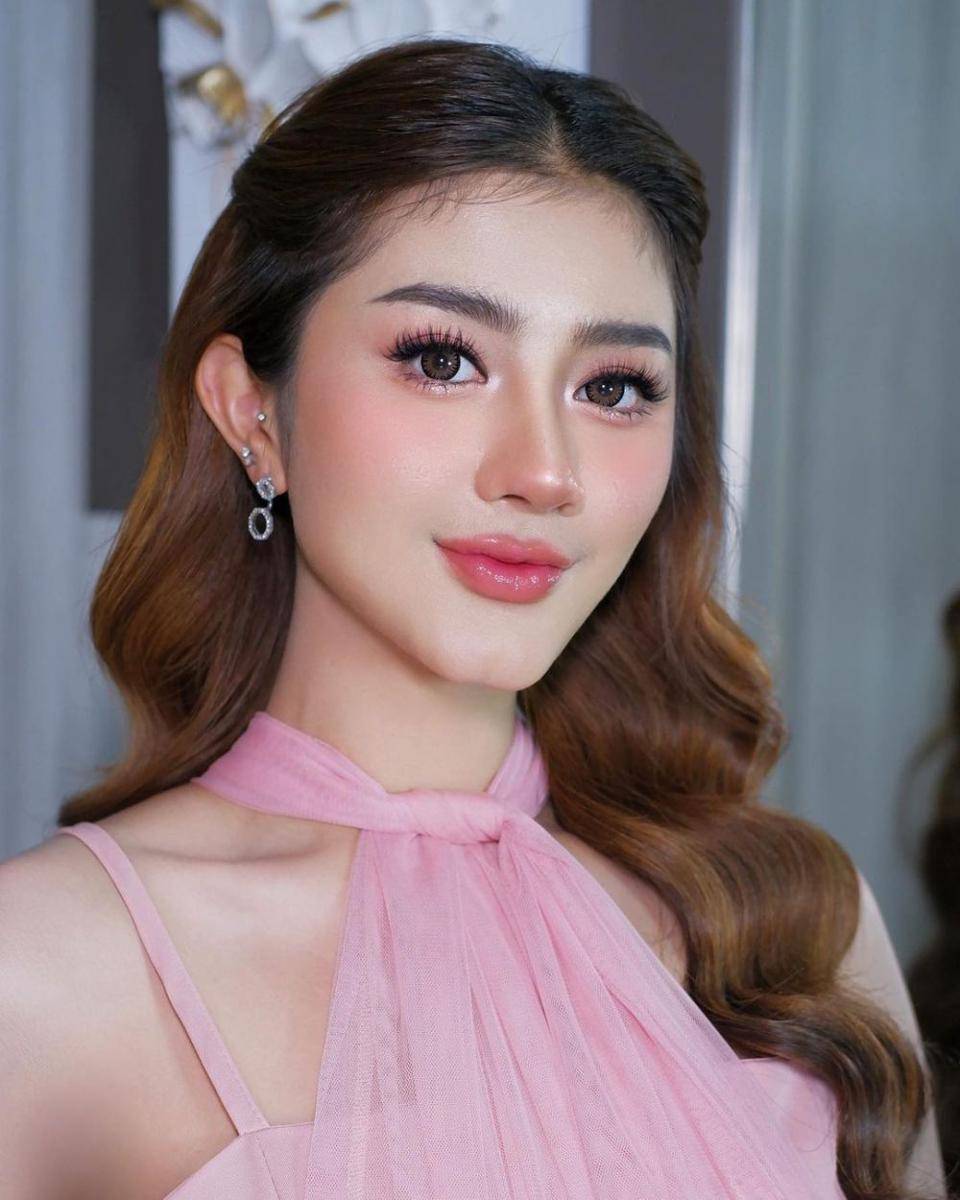 Ghea Youbi (instagram.com/gheayoubi)