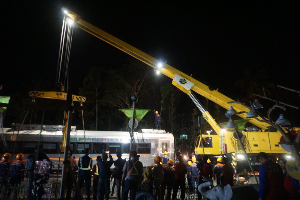 10 Gerbong KA Semeru yang Anjlok di Wates Berhasil Dievakuasi
