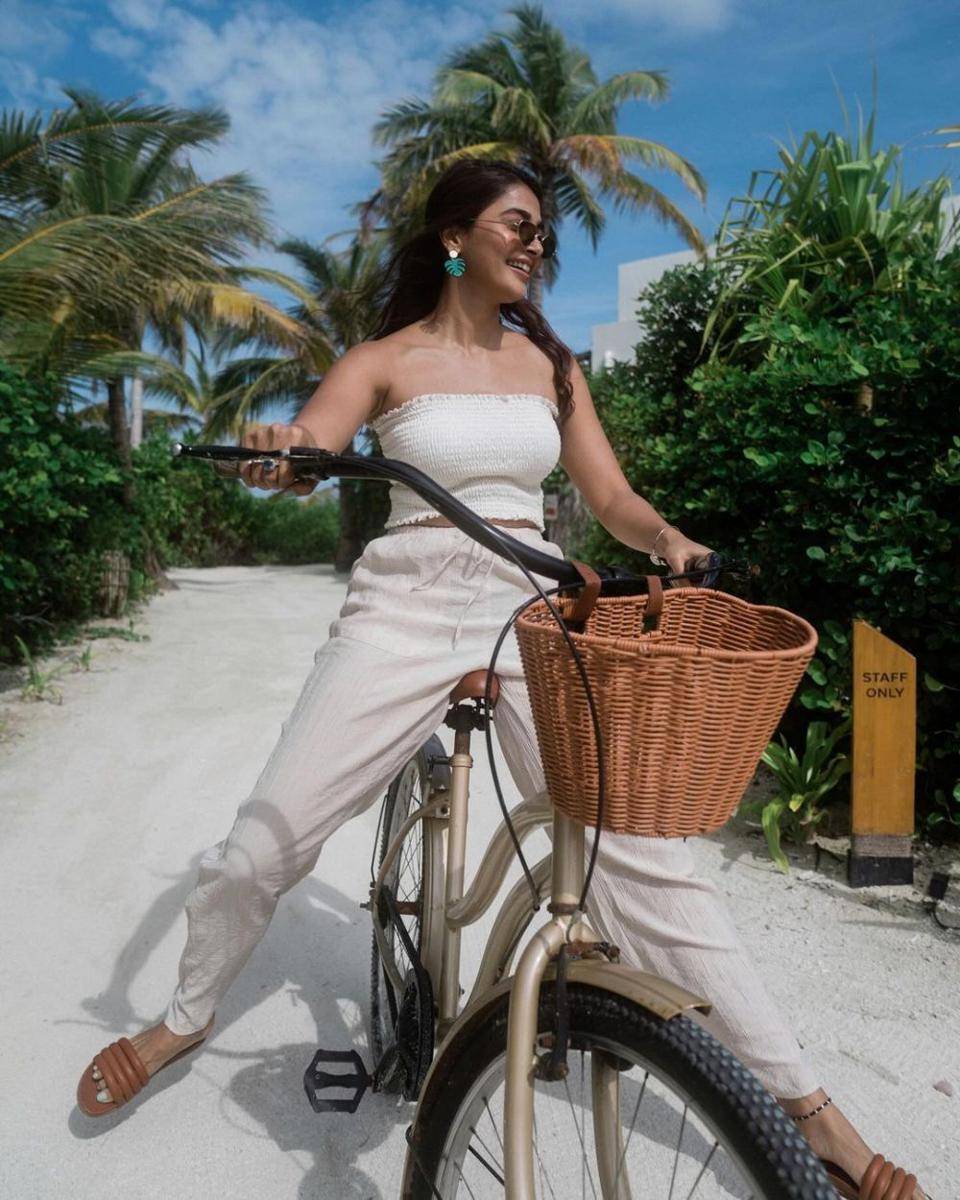 Pooja Hegde (instagram.com/hegdepooja)