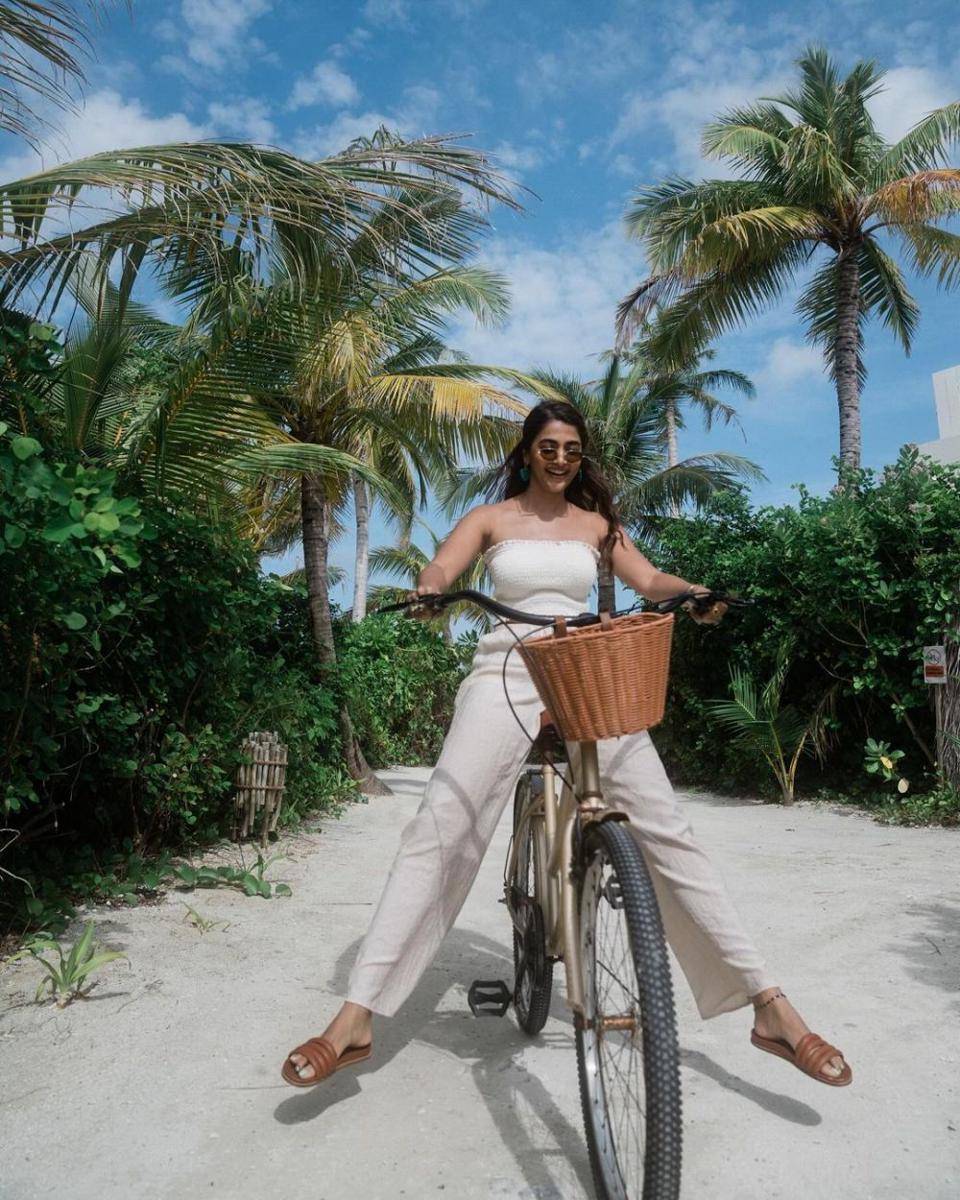 Pooja Hegde (instagram.com/hegdepooja)
