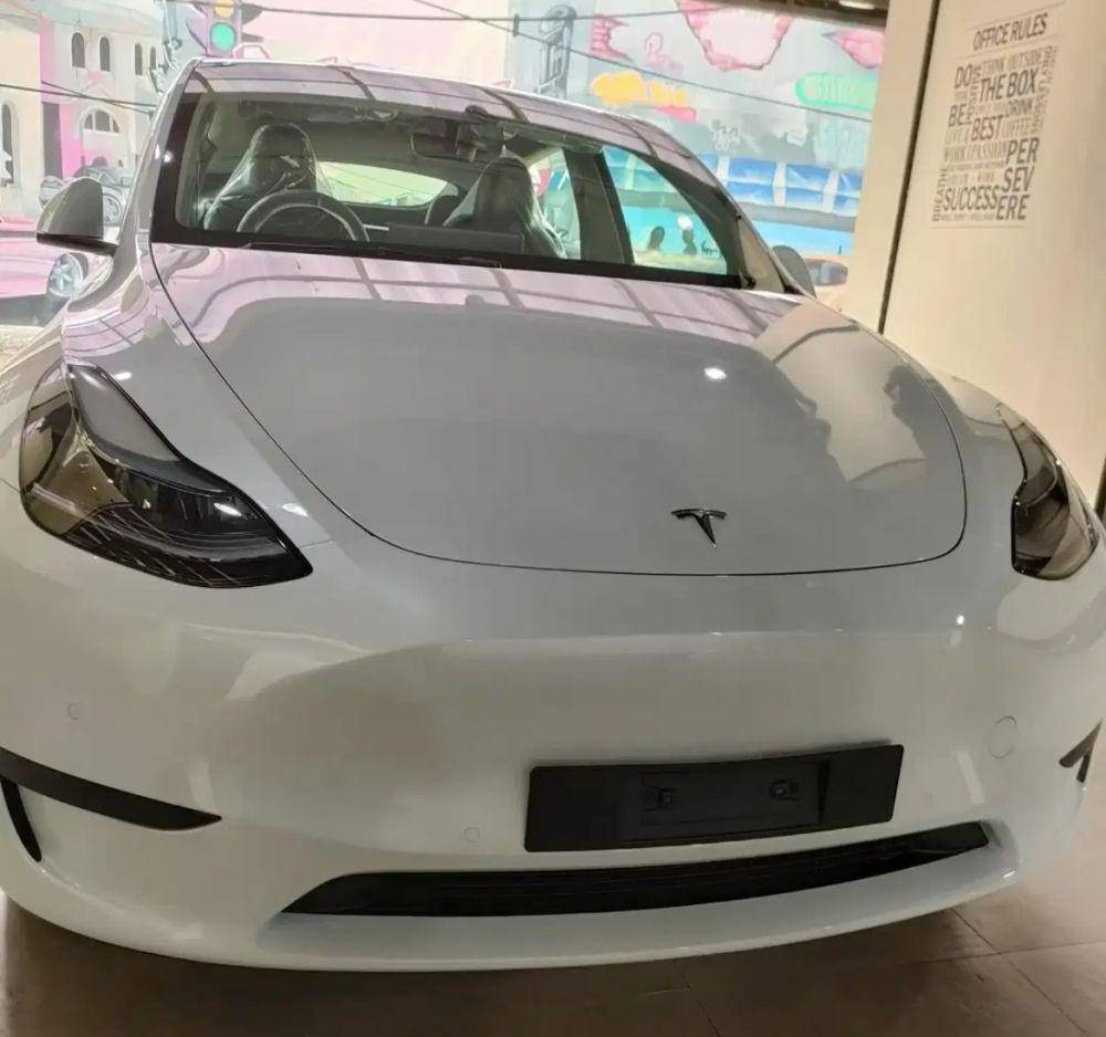 Tesla Model Y (OLX)