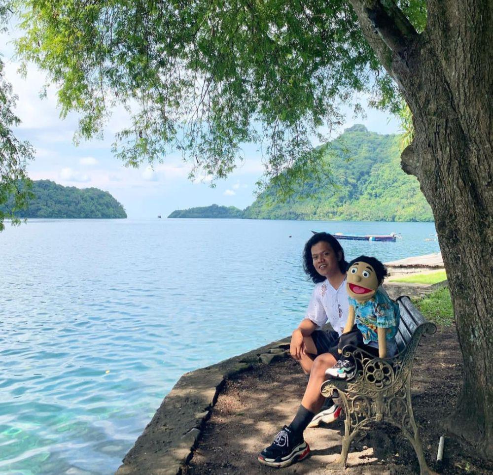 Eklin Amtor de Fretes, Pendongeng yang Ajarkan Perdamaian