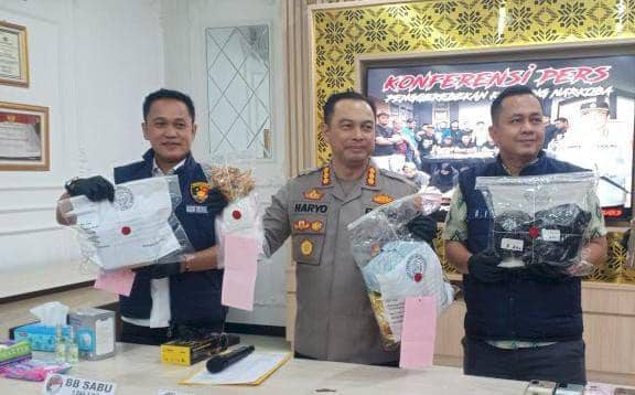 Polisi Gerebek Kampung Narkoba di Gandus, Ditemukan 6,5 Kilogram Sabu