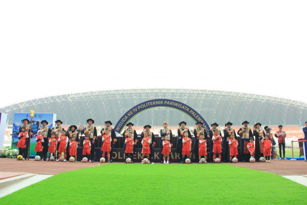 Wisuda Unik Poltekpar Palembang, 250 Mahasiswa Diwisuda di Stadion GSJ