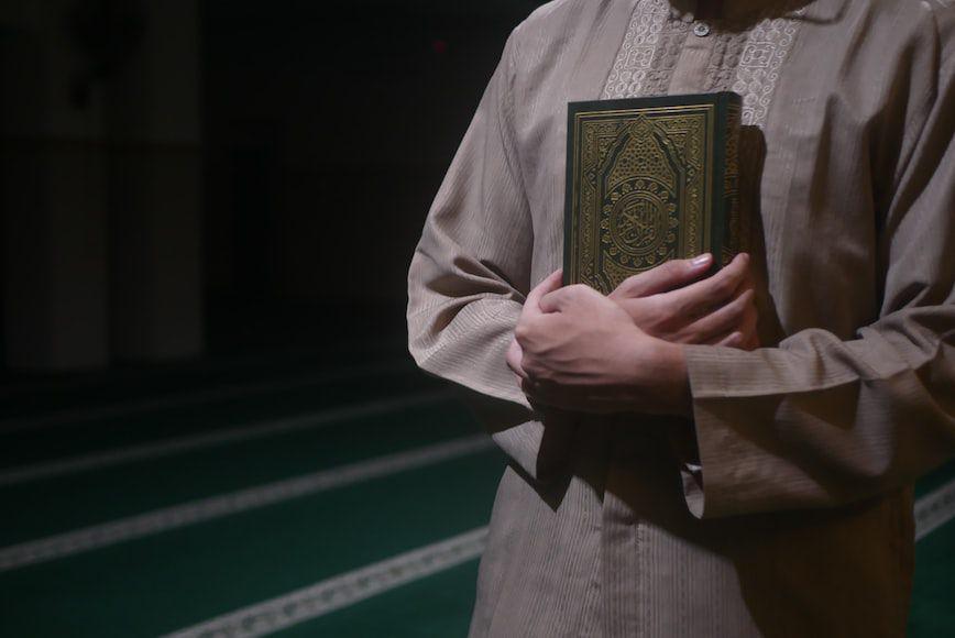 Cara Merawat Al-Qur'an yang Baik dan Benar, Jangan Sembarangan!
