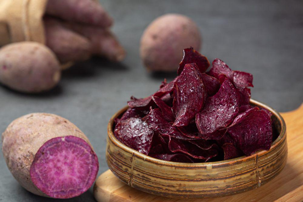 5 Tips Membuat Keripik Ubi Renyah, Stok Camilan Jadi Aman