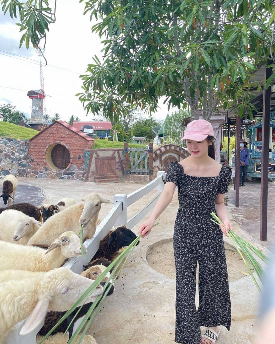 June Wanwimol (Instagram.com/junewanwimol19)