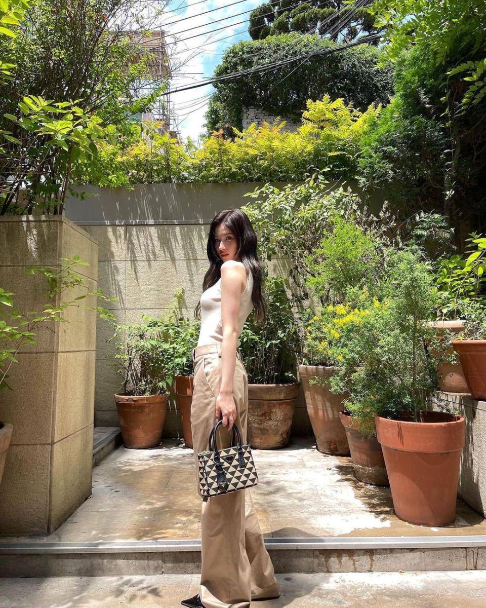 (instagram.com/m.by__sana)