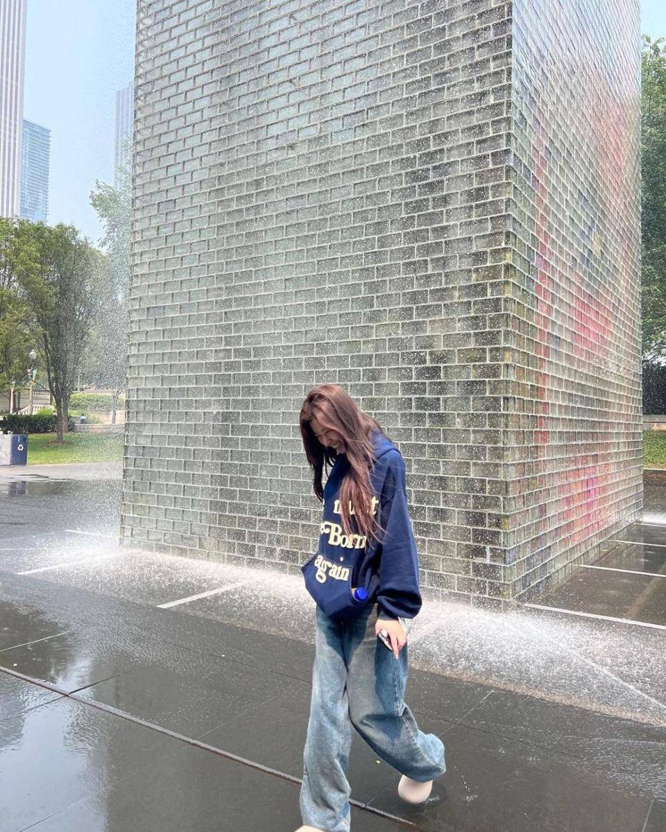(instagram.com/m.by__sana)
