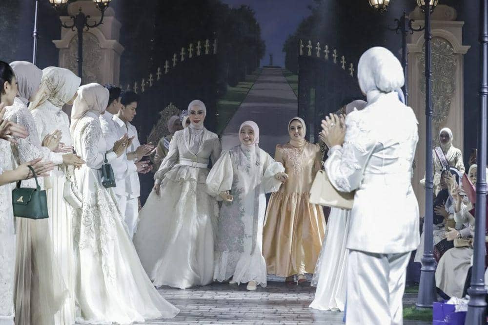 Koleksi Rose and Beyond dari Ayu Dyah Andari Kembali Tampil di Jakarta