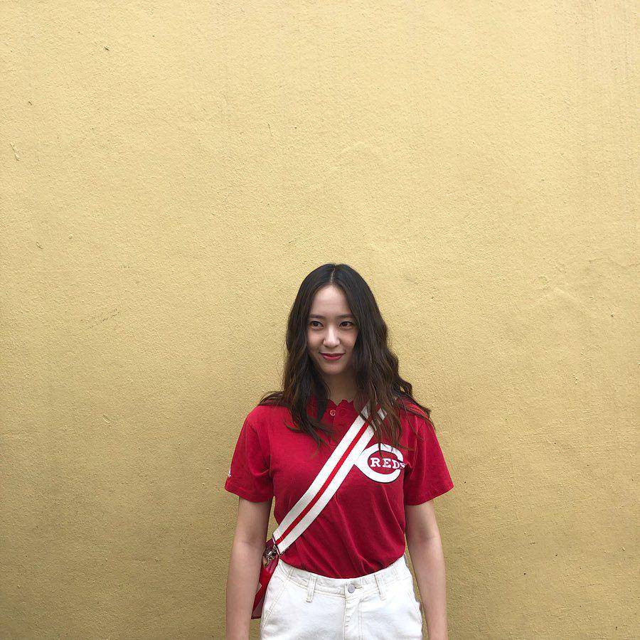 Krystal Jung (instagram.com/vousmevoyez)