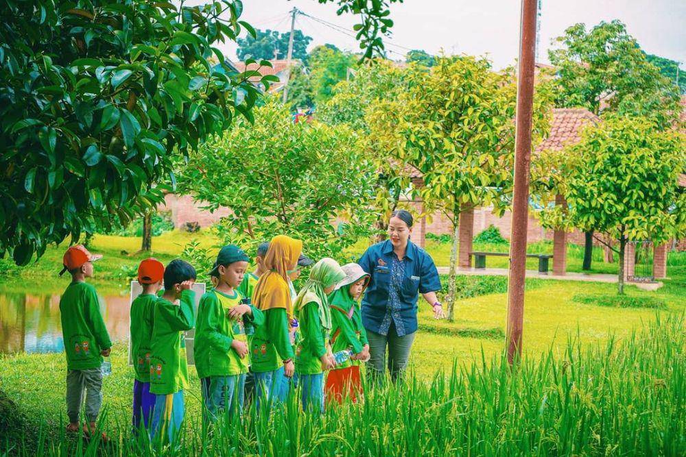 tur keliling di Kampoeng Wisata Cinangneng (instagram.com/kampoengwisatacinangneng)