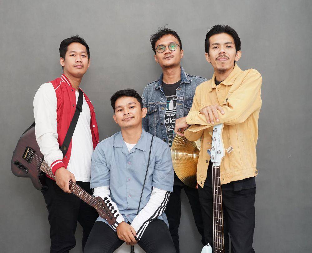 Flock Rilis Single Perdana 'Skenario Pencipta'