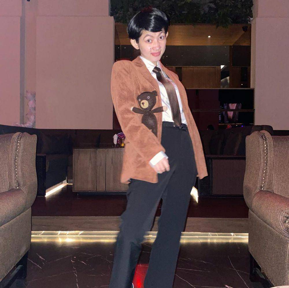 ide kostum halloween ala artis dan selebgram (instagram.com/devinaureel)