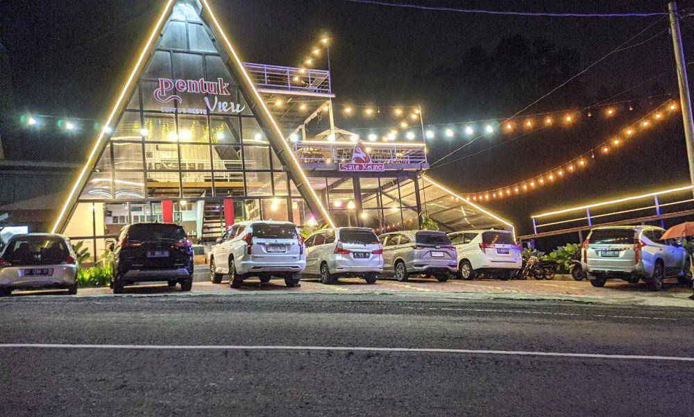 Pentuk View Cafe and Resto (instagram.com/pentukview)