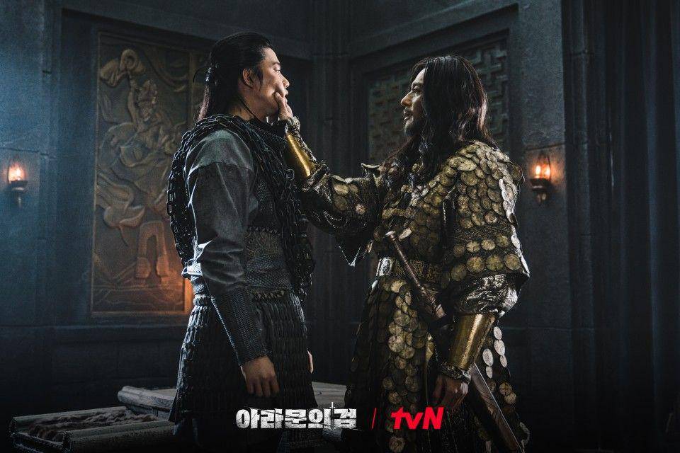 cuplikan Ki Do Hoon dan Jang Dong Gun di drakor Arthdal Chronicles: The Sword of Aramun (dok. tvN/Arthdal Chronicles: The Sword of Aramun)