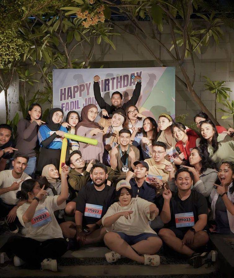 pesta ulang tahun Fadil Jaidi ke-29 (instagram.com/clarissaputri_)