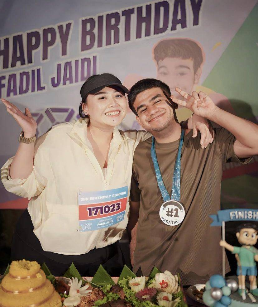 pesta ulang tahun Fadil Jaidi ke-29 (instagram.com/clarissaputri_)