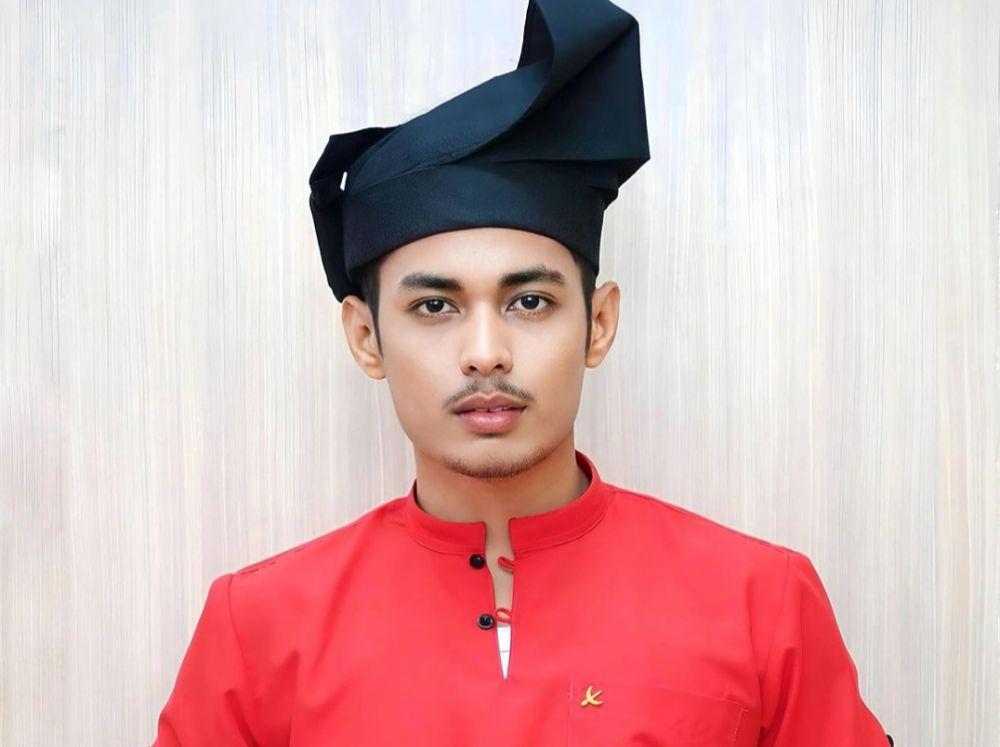8 Potret Amsyar Lee, Cover Lagu 'Dawai' Bersuara Mirip Penyanyi Asli