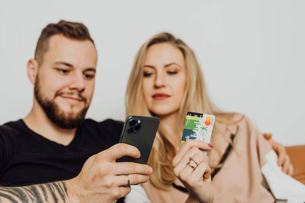 ilustrasi belanja online (pexels.com/Karolina Grabowska)