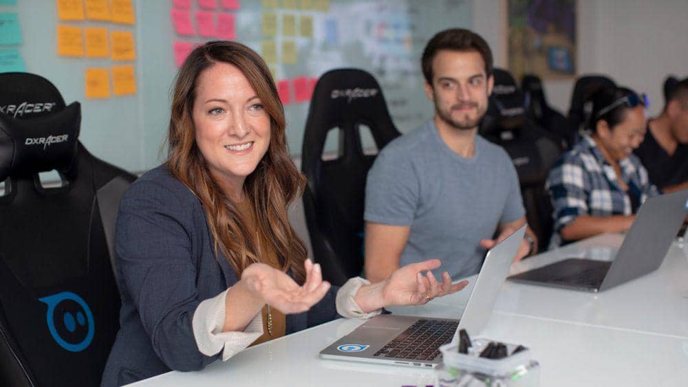 8 Cara Agar Pendapat Kamu Gak Diremehkan Orang Lain, Introspeksi Diri