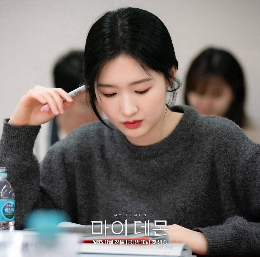 Jo Hye Joo saat pembacaan naskah drakor My Demon (instagram.com/sbsdrama.official)