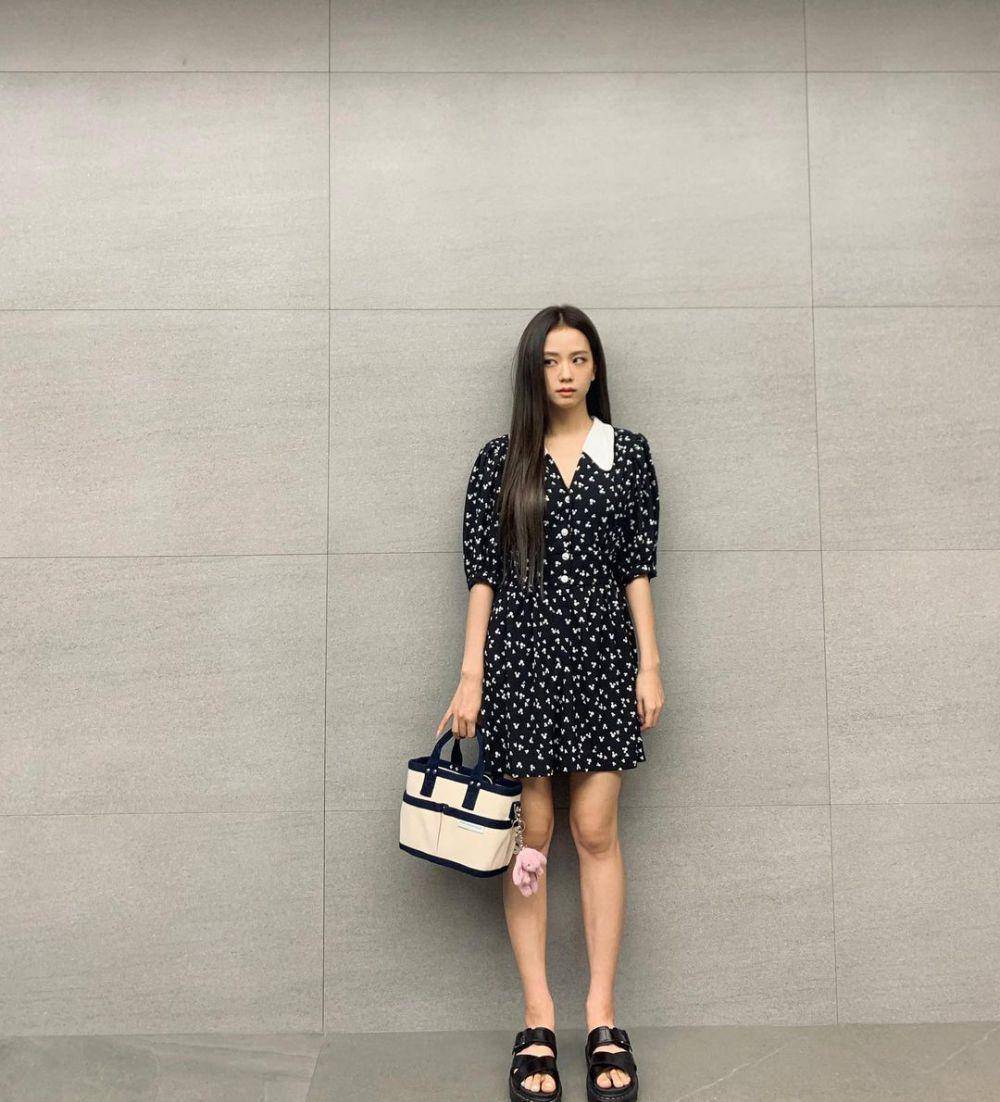 Daily outfit ala Jisoo BLACKPINK (instagram.com/sooyaaa_)