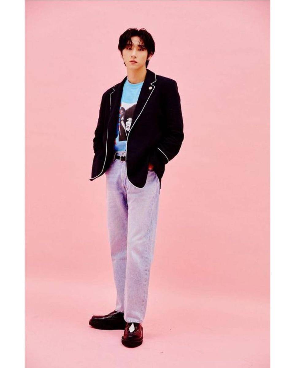 outfit cerah ala Changkyun MONSTA X (instagram.com/official_monsta_x)