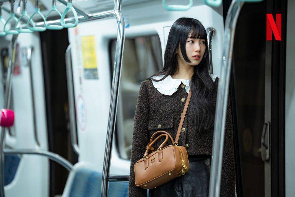 Lee Doo Na (Suzy) di drakor Doona! (instagram.com/netflixkcontent)